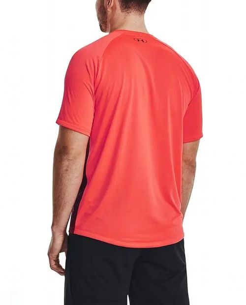 Camiseta deportiva roja con nergo under armour para hombre