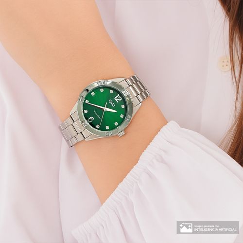 Reloj Q&Q análogo metálico plateado para mujer