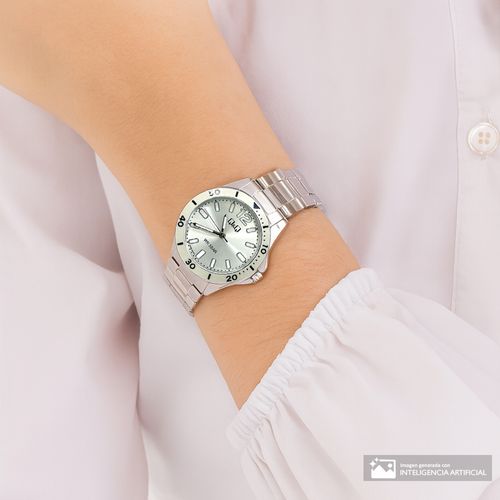 Reloj Q&Q análogo metálico plateado para mujer